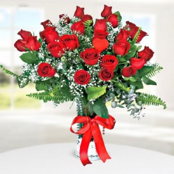 25-kirmizi-gul-vazosu.jpg
